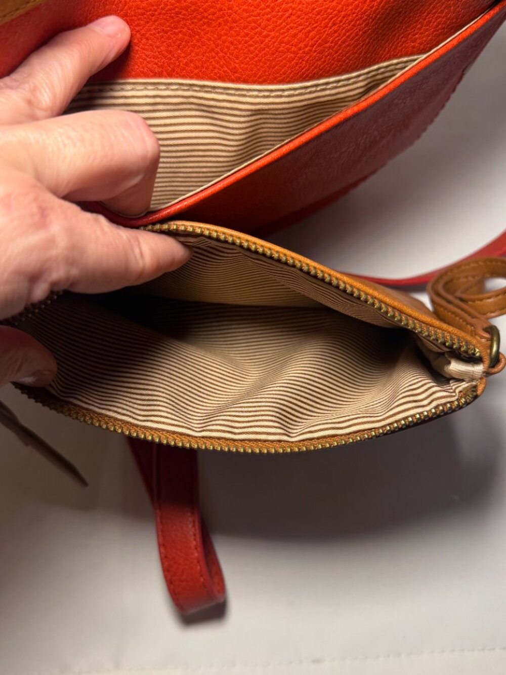 Market & Spruce Theresa Crossbody Bag w/Wristlet Orange-Red Brown Faux Leather - Picture 8 of 13